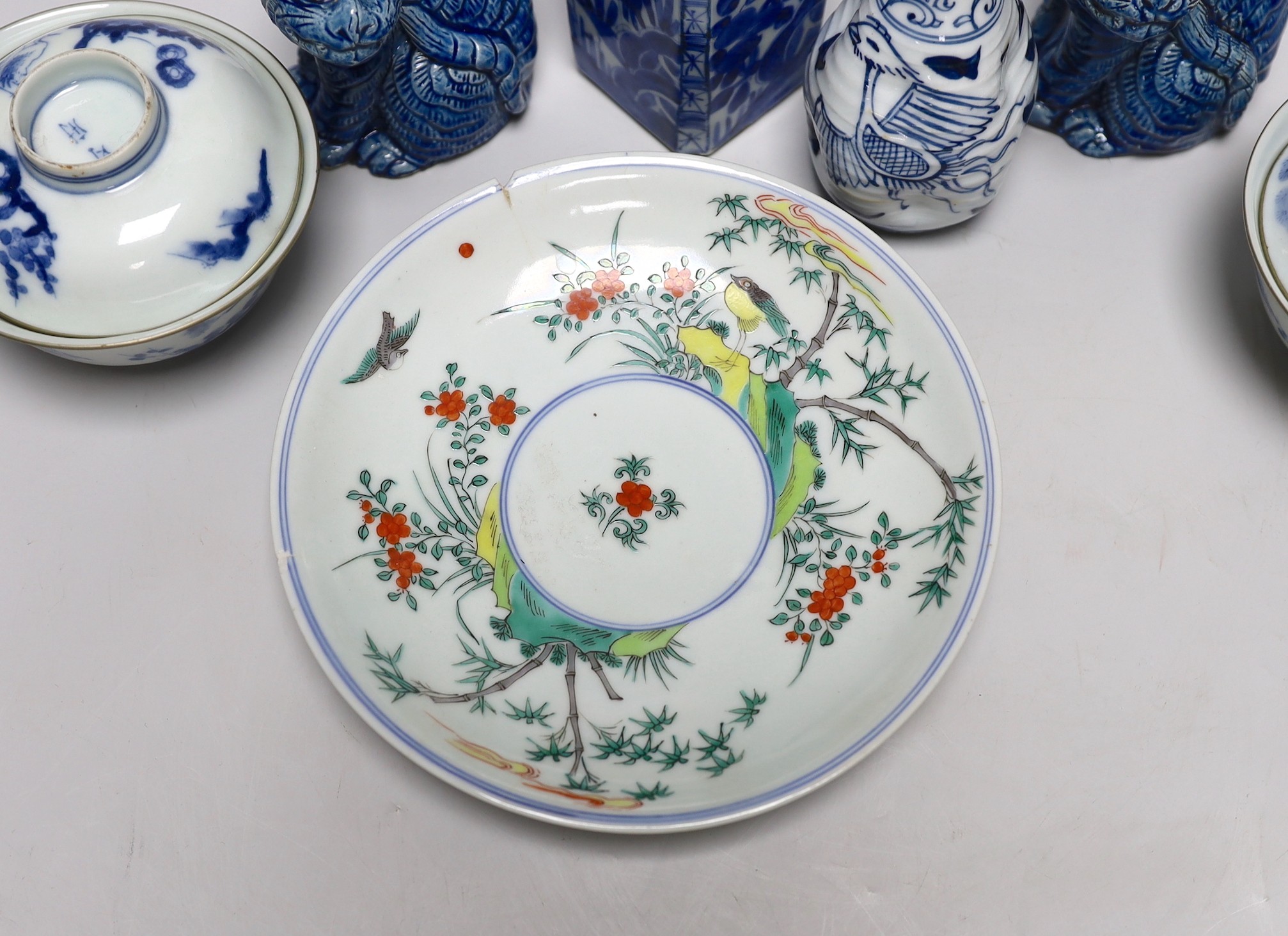 A group of various Japanese ceramics (7)